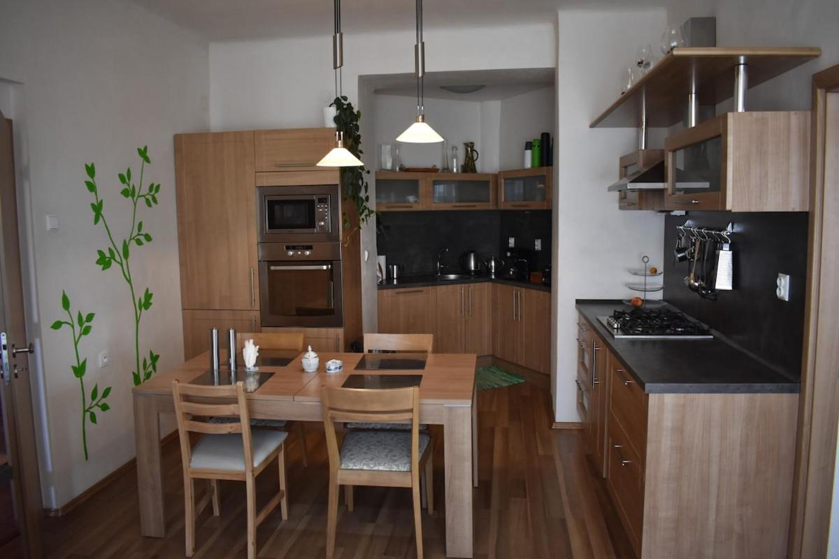 Amazing In Center For Great Price Appartamento Praga